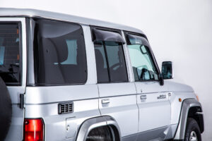 ランドクルーザー70 4.0 4WD