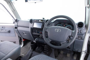 ランドクルーザー70 4.0 4WD