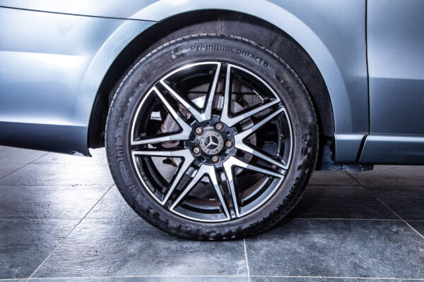 Vクラス V220 d アバンギャルド ロング AMGライン ディーゼルターボ