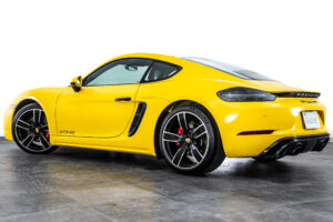 ポルシェ 718ケイマン GTS 4.0 PDK