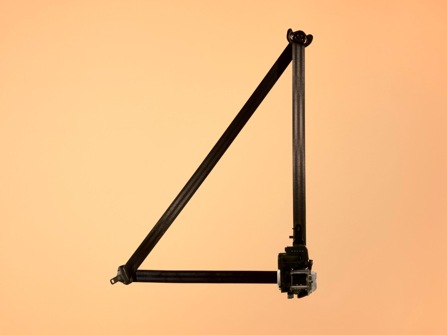 世界初のマルチアダプティブ・シートベルト ボルボ最新の安全技術が間もなく実用化