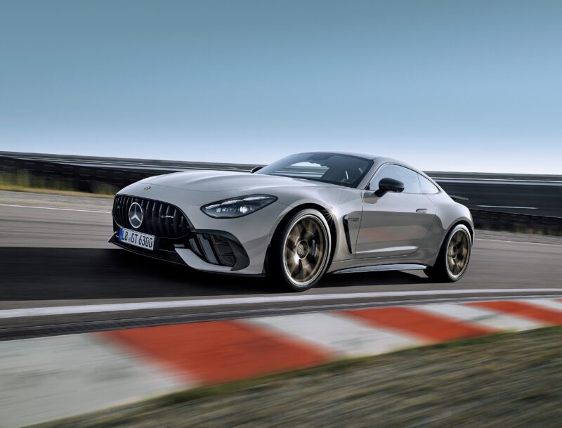 パフォーマンスを追求　メルセデスAMG GT63プロ 4マティック+ クーペ