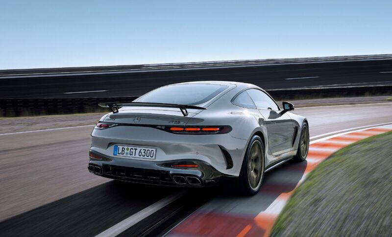 パフォーマンスを追求　メルセデスAMG GT63プロ 4マティック+ クーペ