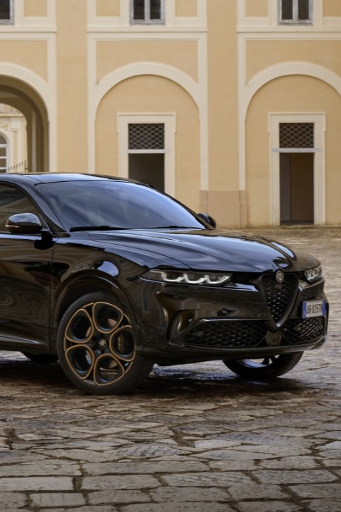 第一弾はアルファ・ロメオ・トナーレ　欧州で人気の「インテンサ」シリーズ日本上陸