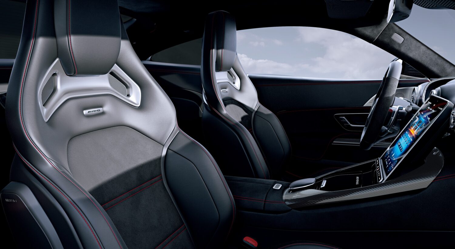 パフォーマンスを追求 メルセデスAMG GT63プロ 4マティック+ クーペ