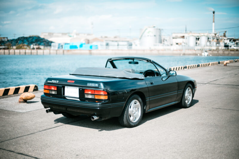 マツダ・サバンナRX-7カブリオレ（1988）とにかくカッコいい