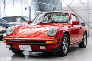 911