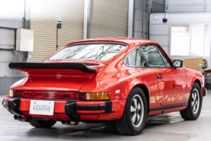 911