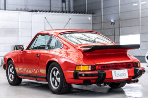 911