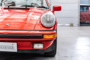 911