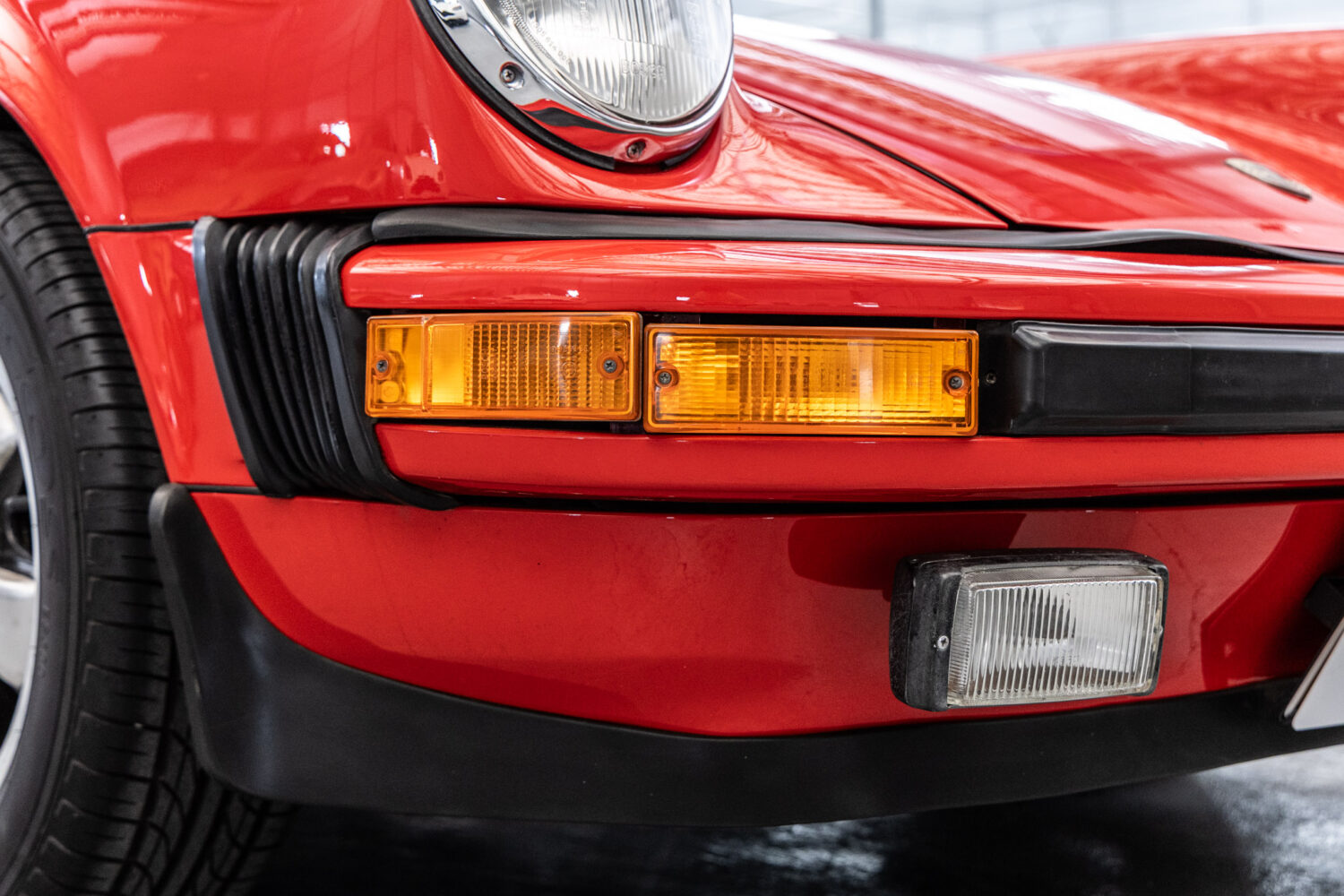 911