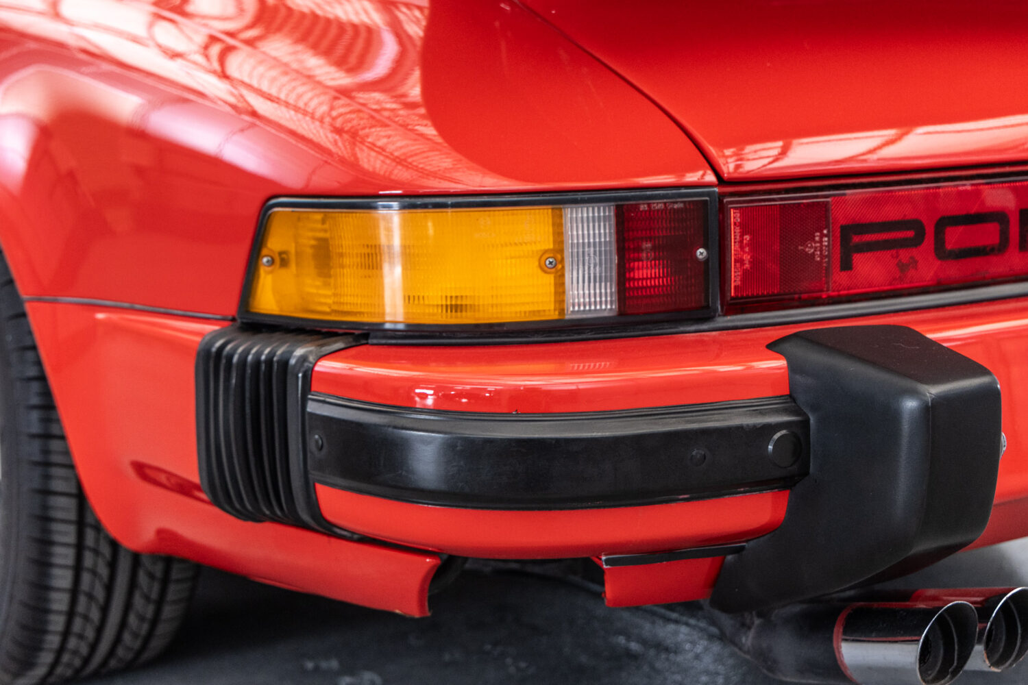 911