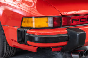 911