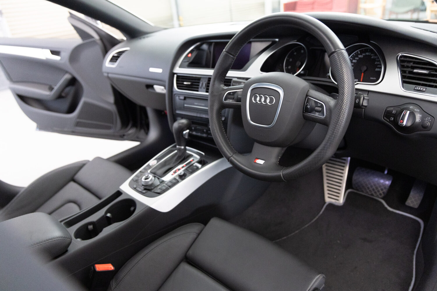 A5スポーツバック 2.0 TFSI クワトロ 4WD