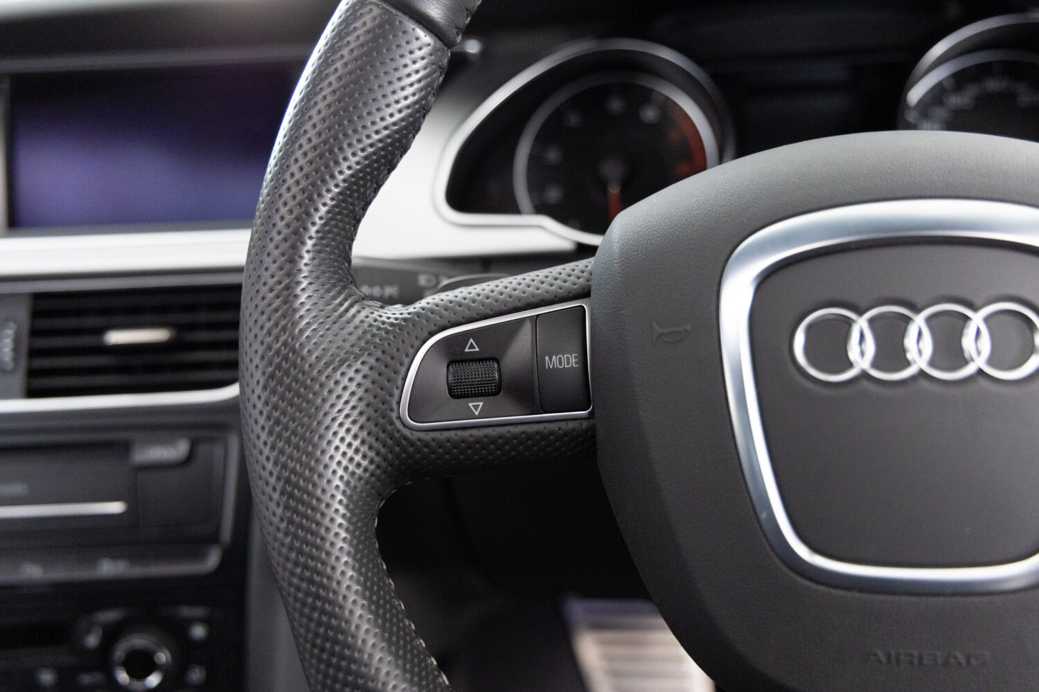 A5スポーツバック 2.0 TFSI クワトロ 4WD