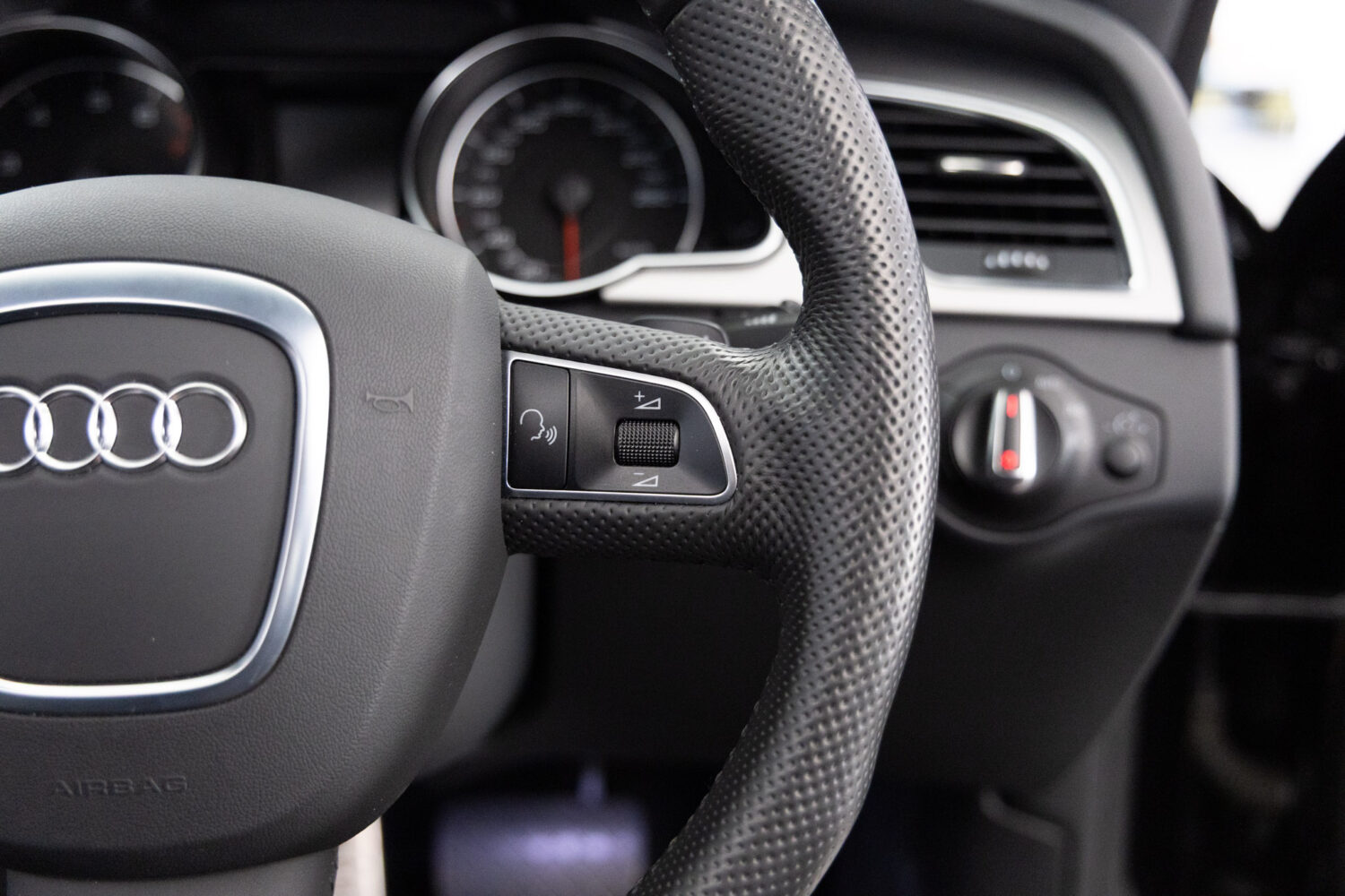 A5スポーツバック 2.0 TFSI クワトロ 4WD