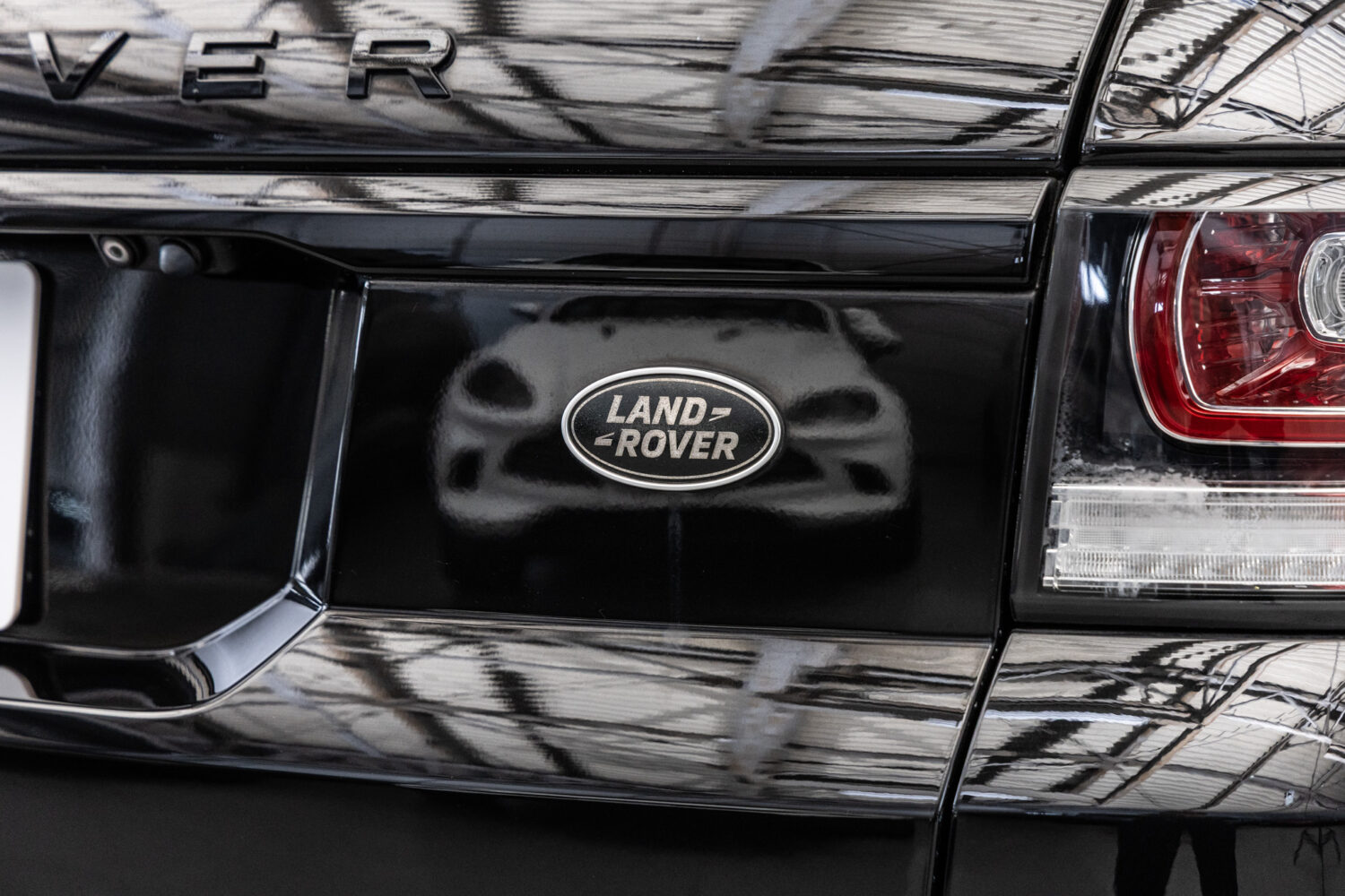 レンジローバースポーツ オートバイオグラフィ ダイナミック (5.0リッター) 4WD