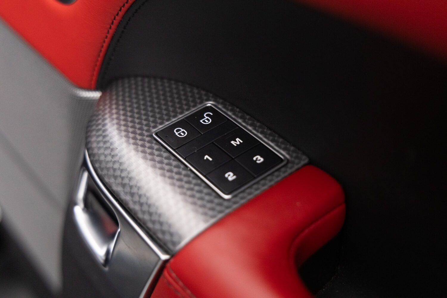 レンジローバースポーツ オートバイオグラフィ ダイナミック (5.0リッター) 4WD