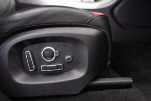 レンジローバースポーツ オートバイオグラフィ ダイナミック (5.0リッター) 4WD