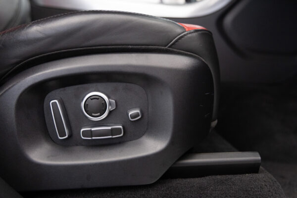 レンジローバースポーツ オートバイオグラフィ ダイナミック (5.0リッター) 4WD