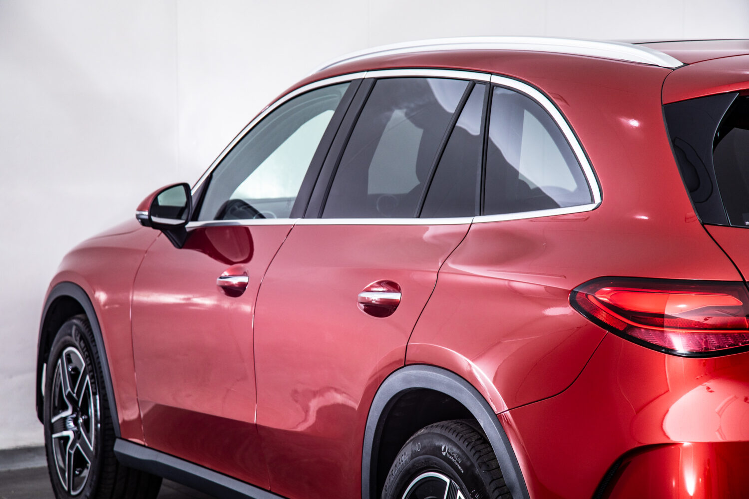 GLC 220 d 4マチック (ISG搭載モデル) AMGラインパッケージ ディーゼルターボ 4WD