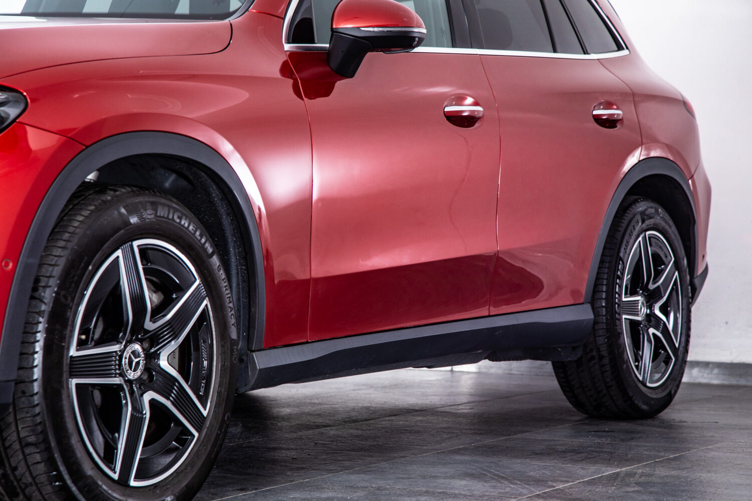 メルセデス・ベンツ GLC220 d 4マチック (ISG搭載モデル) AMGラインパッケージ ディーゼルターボ 4WD