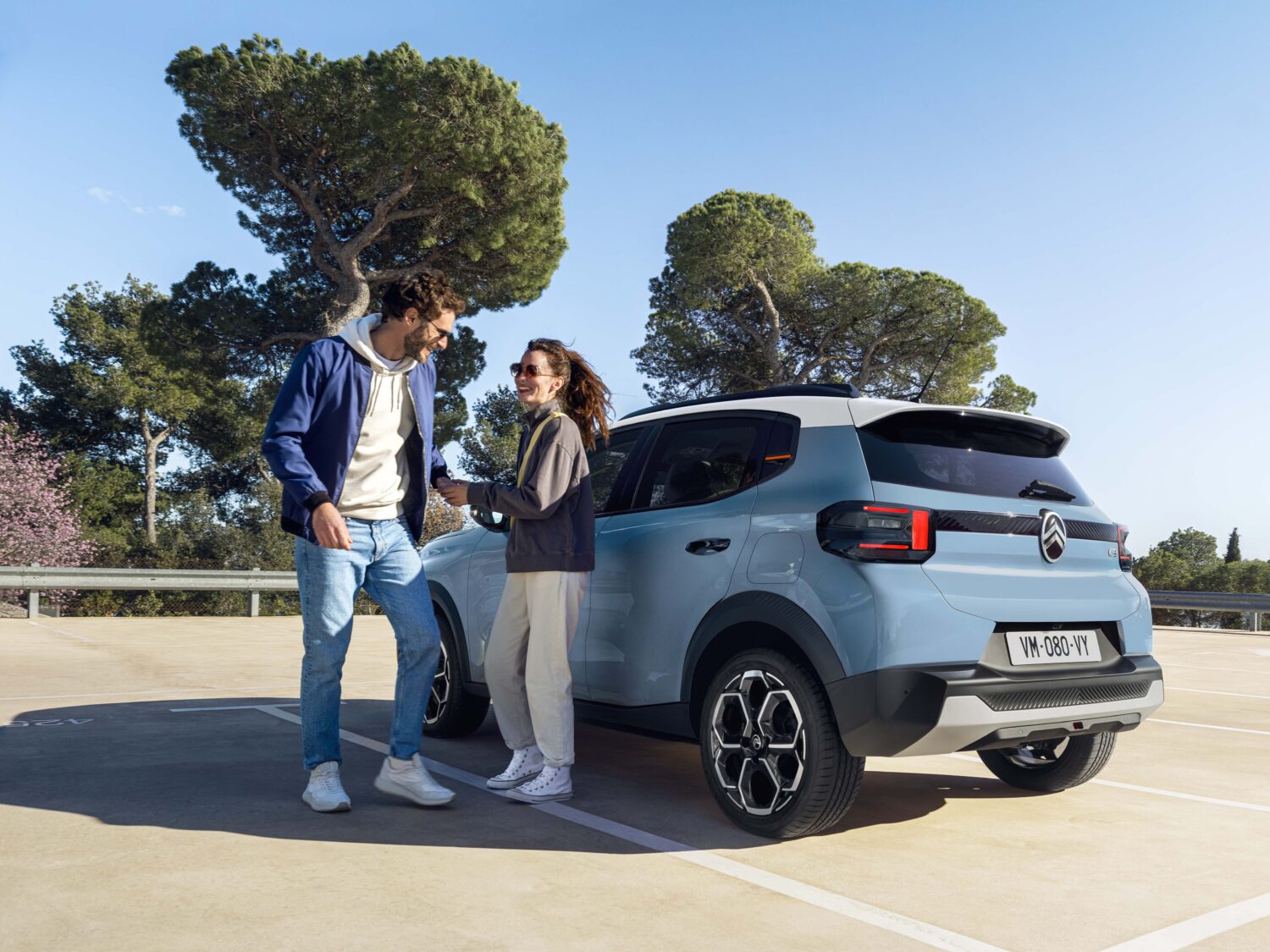 第四世代シトロエンC3ハイブリッド　2グレード展開で新しい時代を象徴