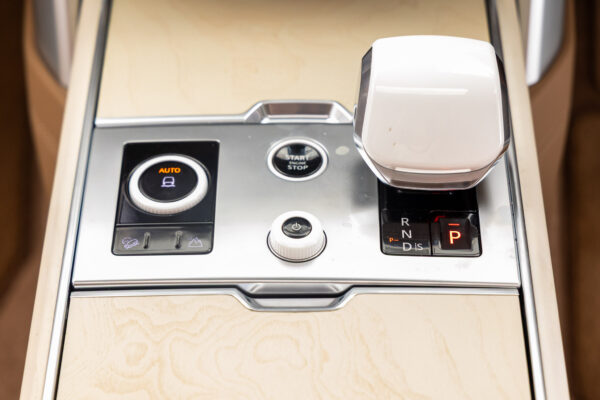 レンジローバー SV4.4L P530 SWB 4WD