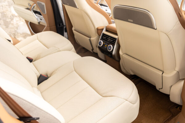 レンジローバー SV4.4L P530 SWB 4WD