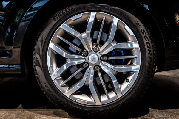 レンジローバースポーツ SVR 4WD