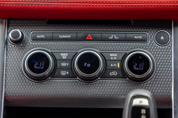 レンジローバースポーツ SVR 4WD