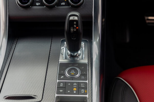 レンジローバースポーツ SVR 4WD