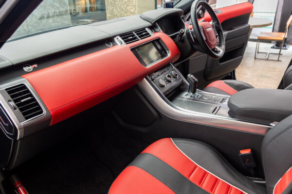 レンジローバースポーツ SVR 4WD