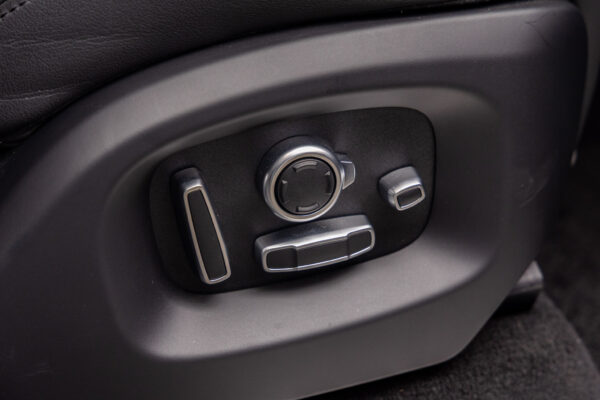 レンジローバースポーツ SVR 4WD