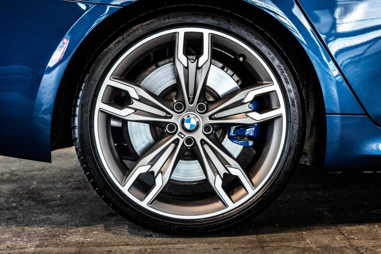 5シリーズ M550i xドライブ 4WD