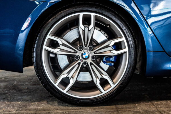 5シリーズ M550i xドライブ 4WD