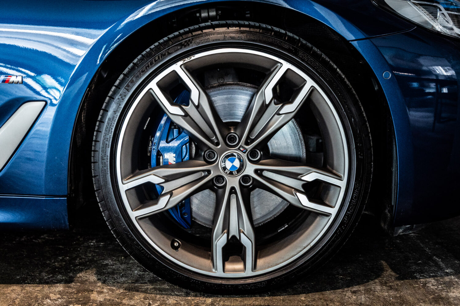 5シリーズ M550i xドライブ 4WD