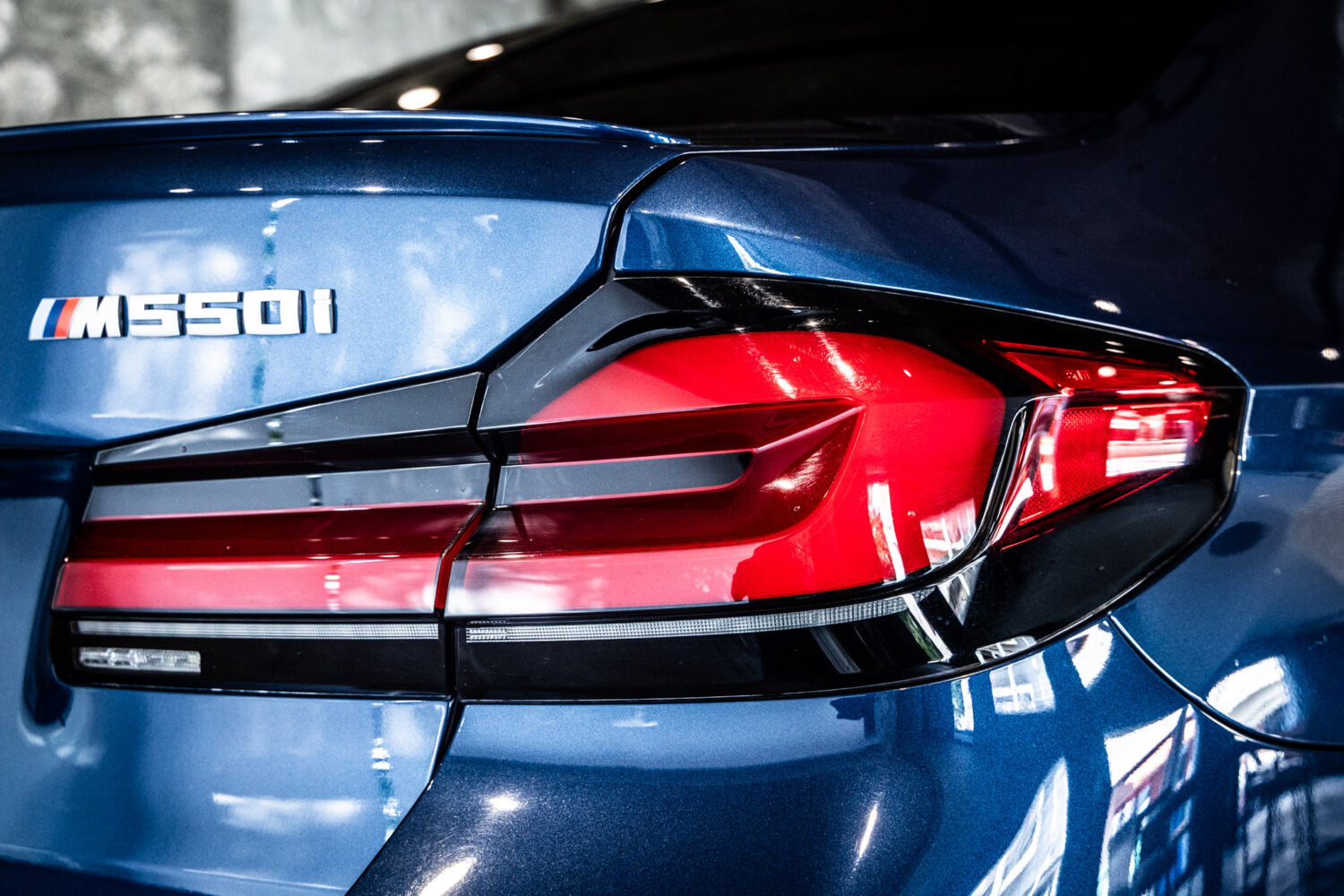 5シリーズ M550i xドライブ 4WD