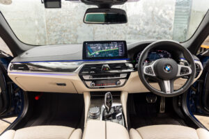 5シリーズ M550i xドライブ 4WD