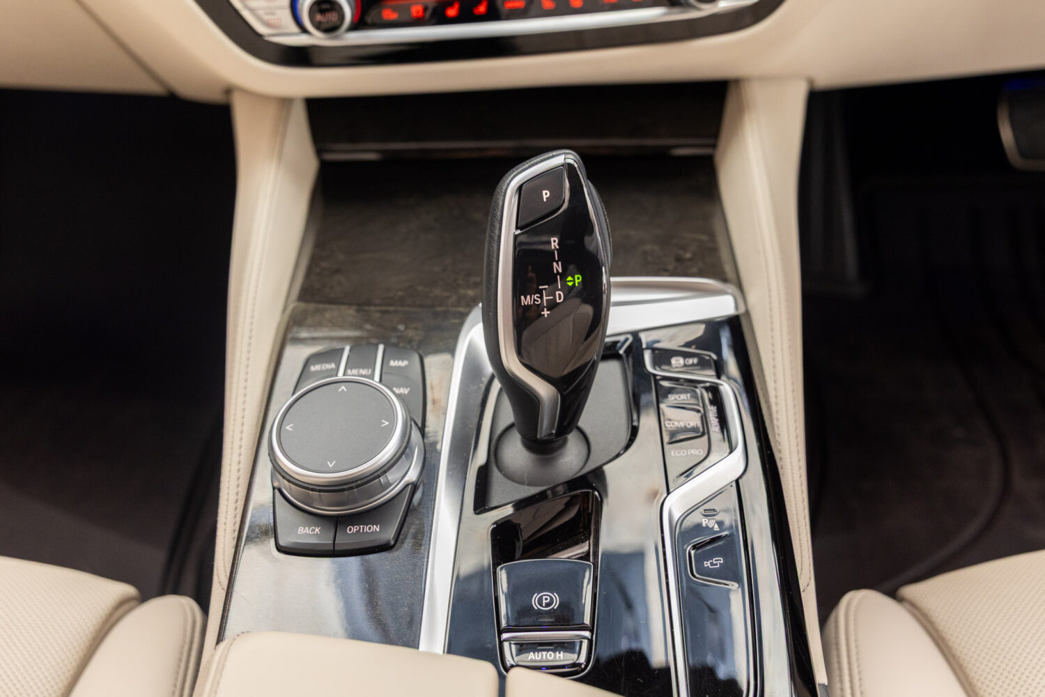 5シリーズ M550i xドライブ 4WD