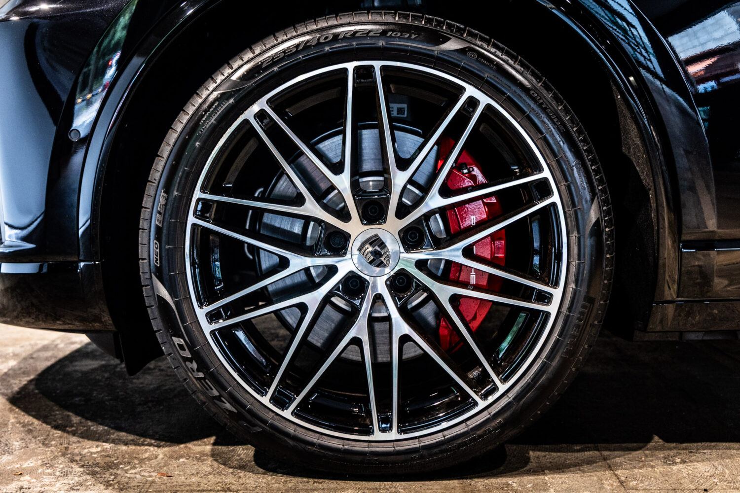 マカンエレクトロ ターボ 4WD