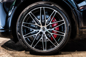 マカンエレクトロ ターボ 4WD