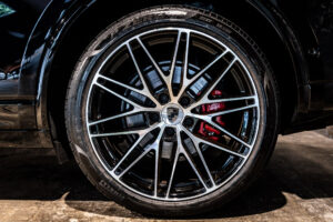 マカンエレクトロ ターボ 4WD