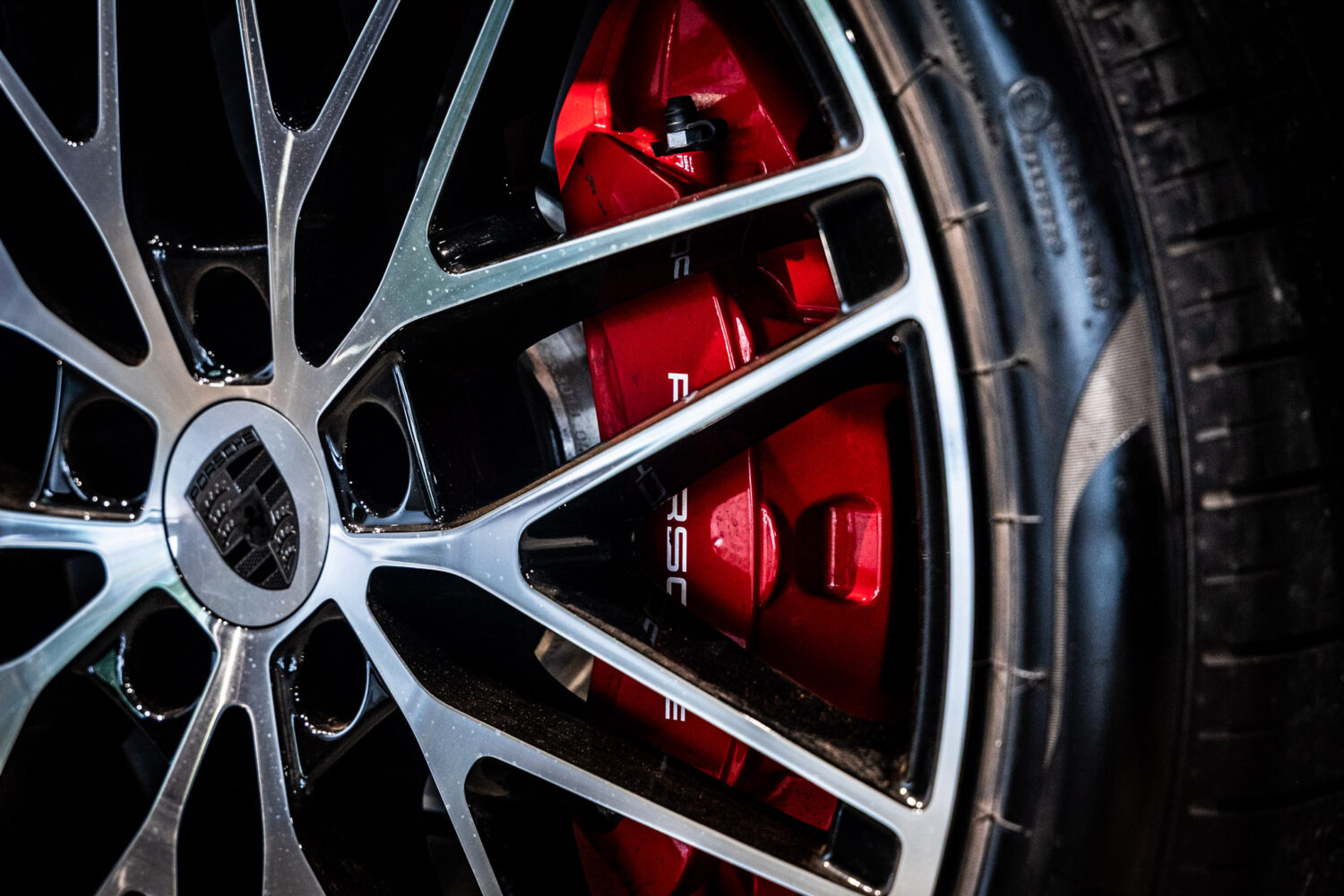 マカンエレクトロ ターボ 4WD