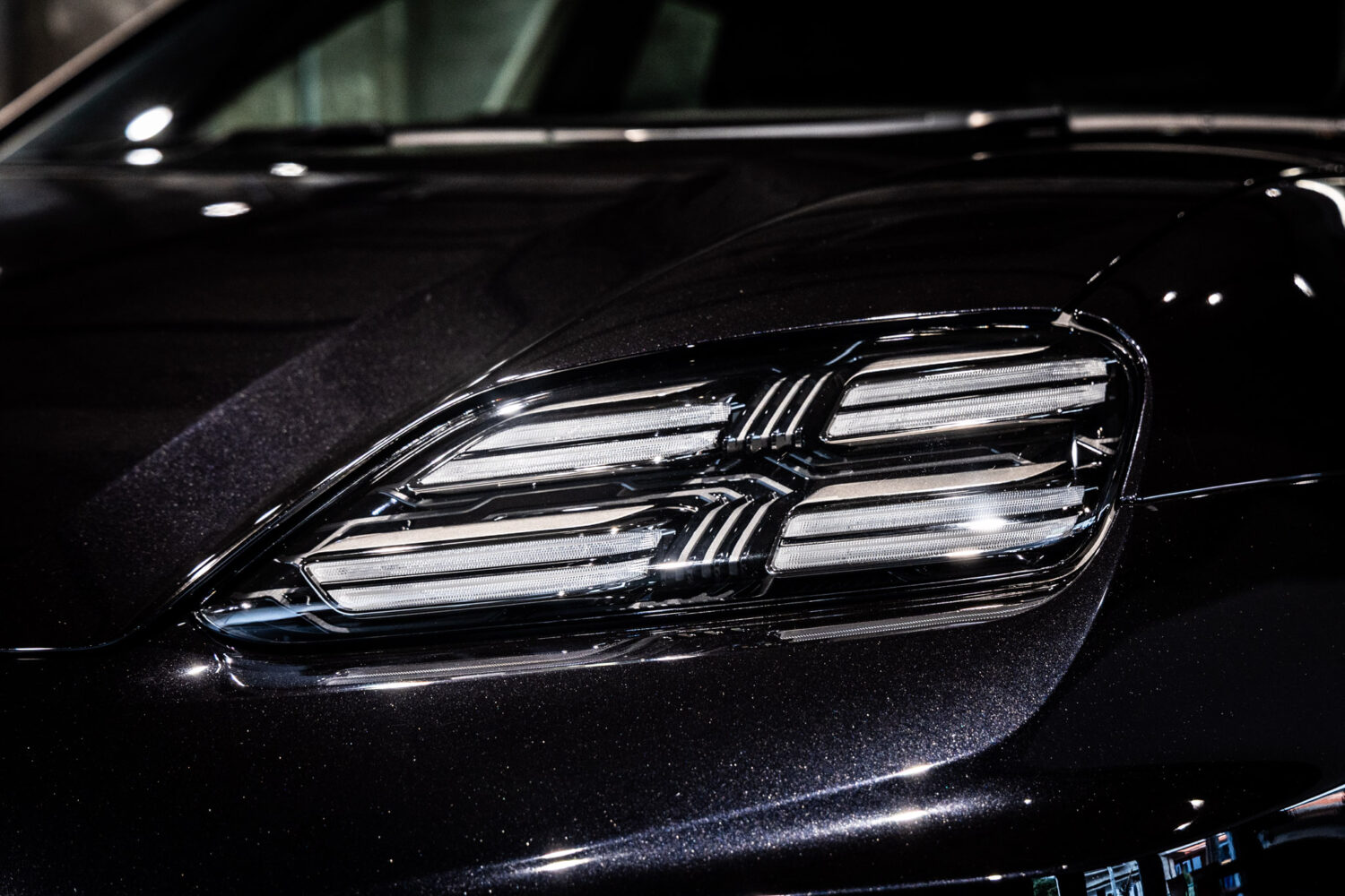 マカンエレクトロ ターボ 4WD