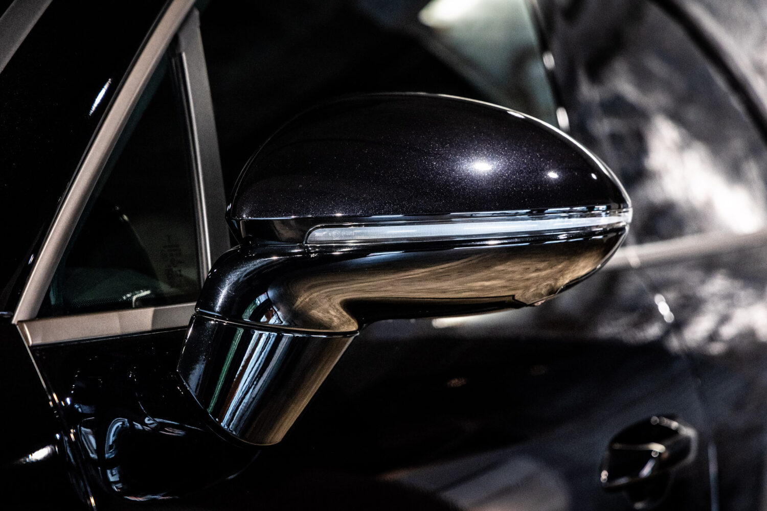 マカンエレクトロ ターボ 4WD