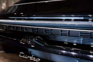 マカンエレクトロ ターボ 4WD