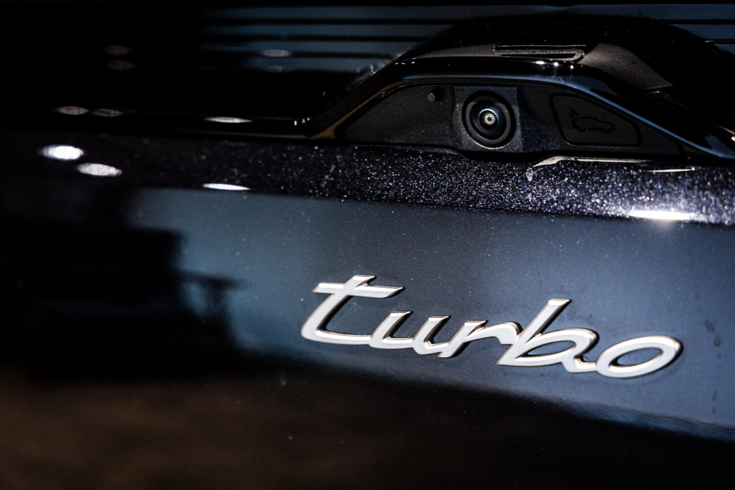 マカンエレクトロ ターボ 4WD