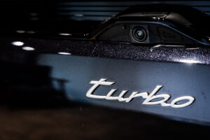 マカンエレクトロ ターボ 4WD