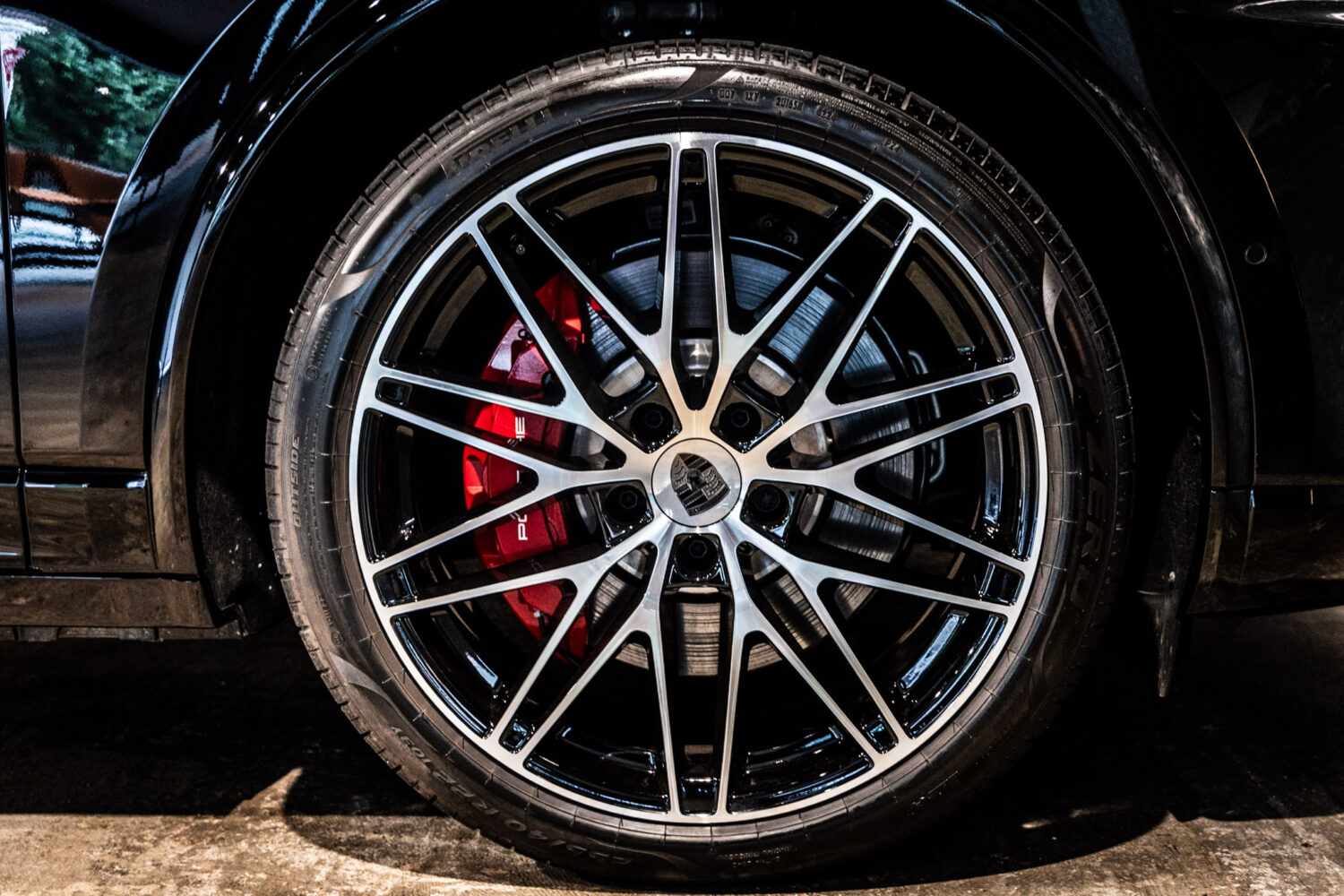 マカンエレクトロ ターボ 4WD